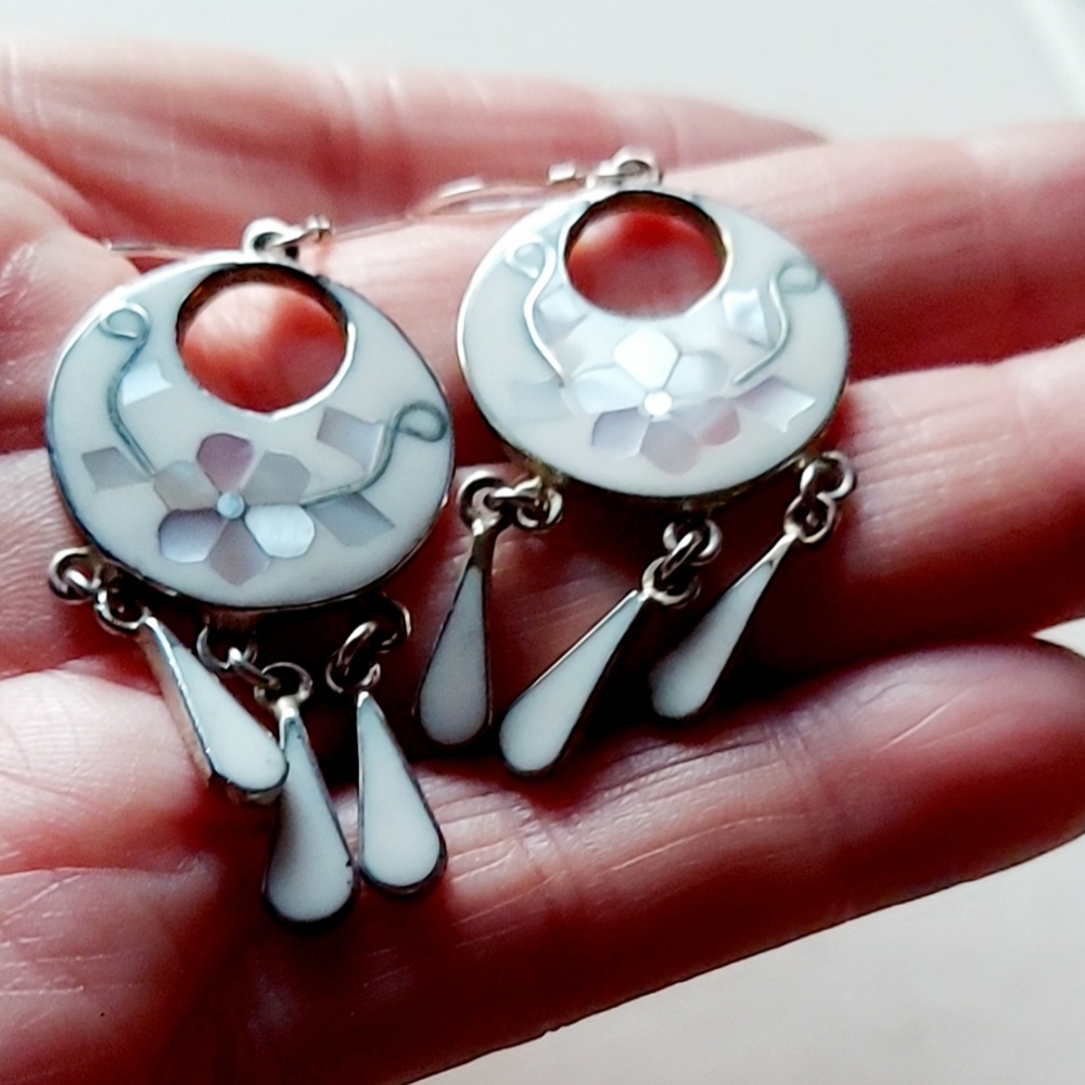Mexico Alpaca Silver Dangle Earrings Floral MOP White Abalone .925 Earwires - Picture 7 of 8